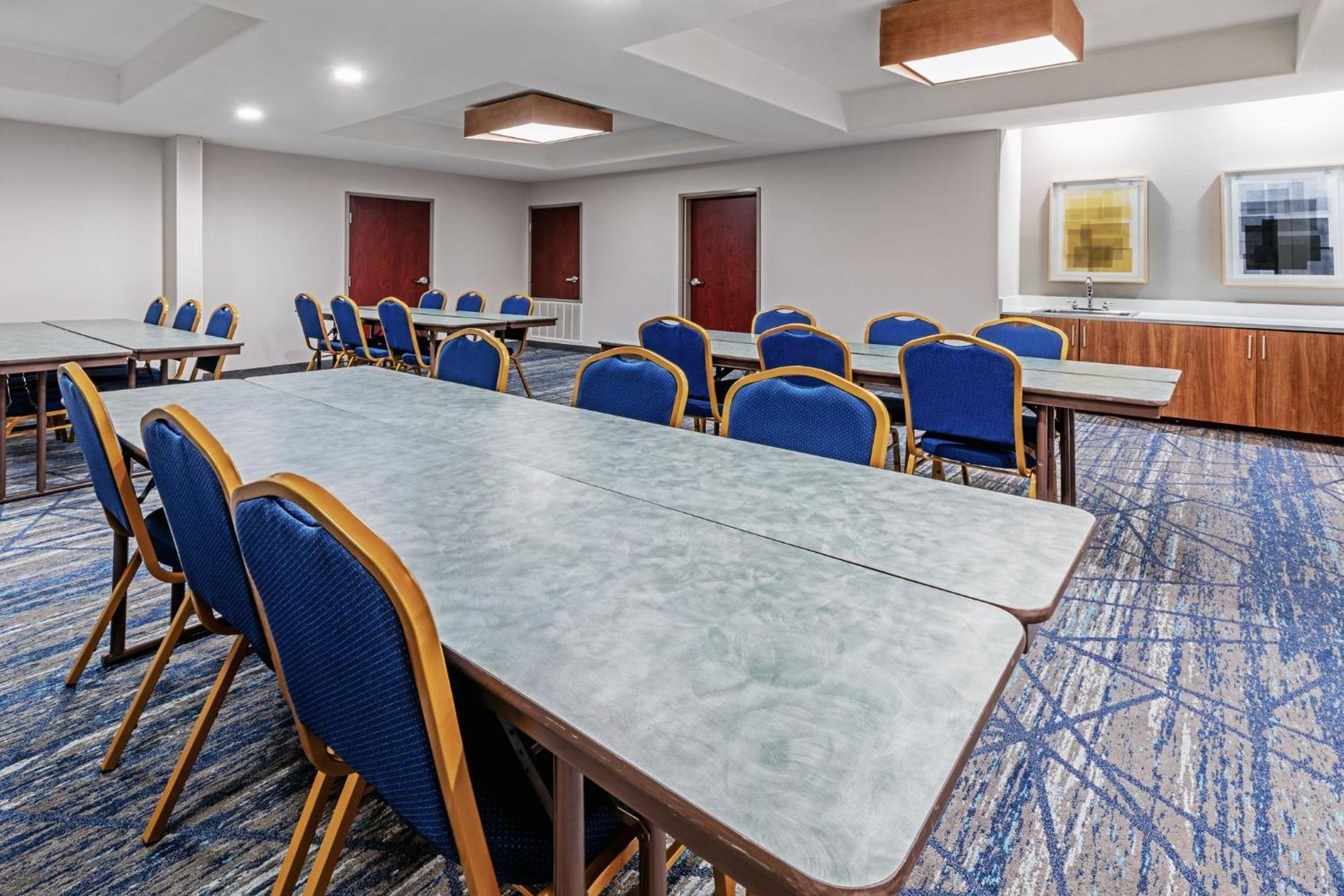 Holiday Inn Express Hotel & Suites Henderson - Traffic Star By Ihg Kültér fotó