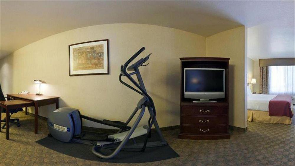 Holiday Inn Express Hotel & Suites Henderson - Traffic Star By Ihg Kültér fotó