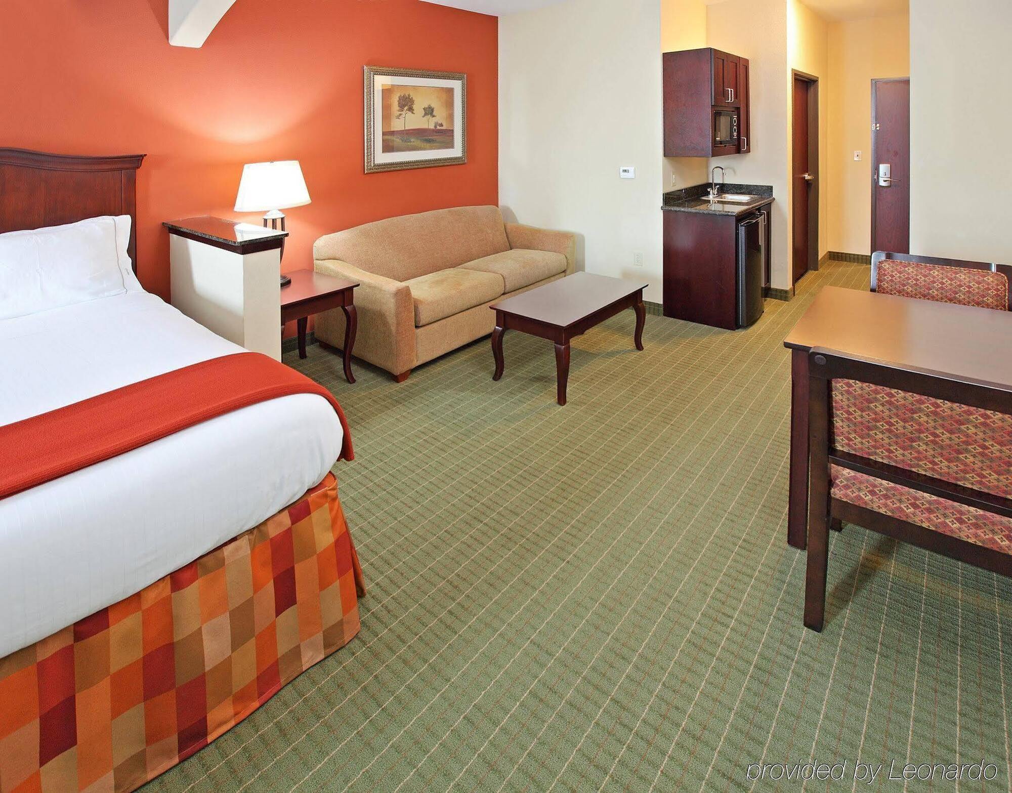 Holiday Inn Express Hotel & Suites Henderson - Traffic Star By Ihg Kültér fotó